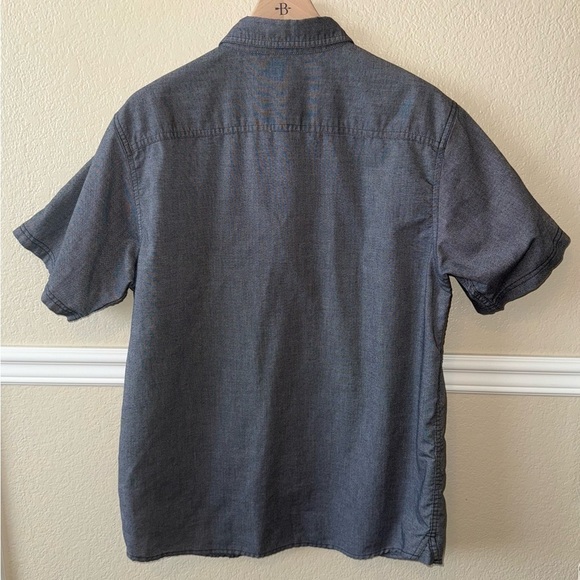 Mountain Hardwear Men’s Button Short Sleeve Shirt Charcoal Size Medium - Picture 9 of 9